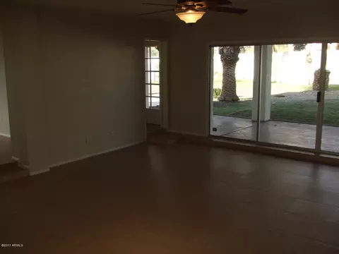 640 E Calavar Rd, Phoenix, AZ 85022 photo 2