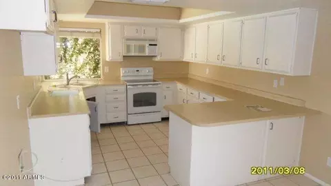 853 E Sandra Ter, Phoenix, AZ 85022 photo 4
