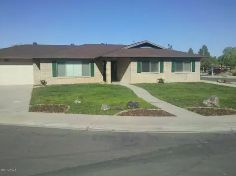2023 E Riviera Dr, Tempe, AZ 85282 photo 2