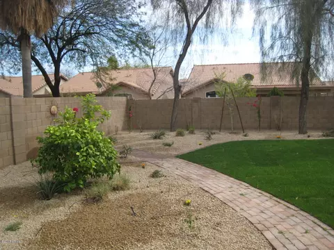 3219 E Behrend Dr, Phoenix, AZ 85050 photo 11