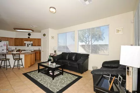 6801 S 39th Dr, Phoenix, AZ 85041 photo 5