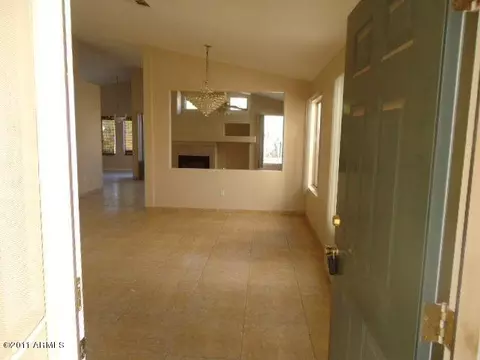 1016 E Monona Dr, Phoenix, AZ 85024 photo 2