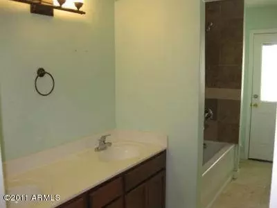 2423 E Squaw Peak Dr, Phoenix, AZ 85016 photo 11
