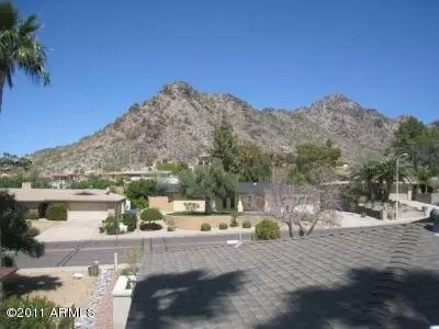 2423 E Squaw Peak Dr, Phoenix, AZ 85016 photo 2