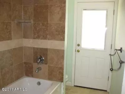 2423 E Squaw Peak Dr, Phoenix, AZ 85016 photo 12