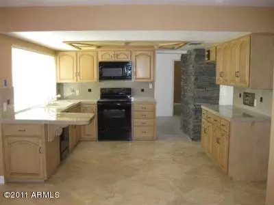 2423 E Squaw Peak Dr, Phoenix, AZ 85016 photo 9