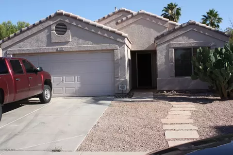 1715 E Robin Ln, Gilbert, AZ 85296 photo 1