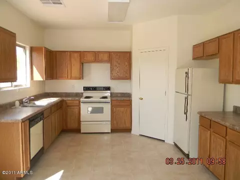 623 E Cody Dr, Phoenix, AZ 85040 photo 4