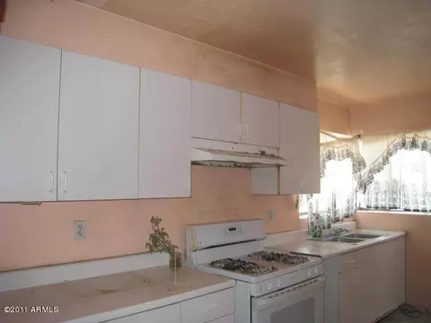 122 N 33rd Ave, Phoenix, AZ 85009 photo 2