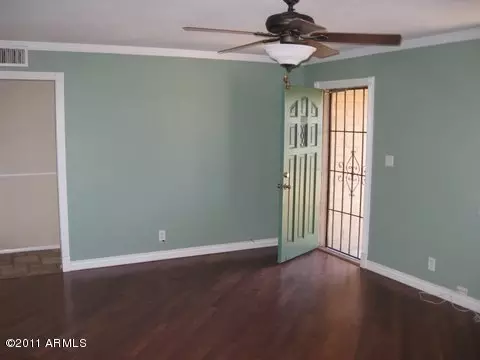 252 W Juniper St, Mesa, AZ 85201 photo 2