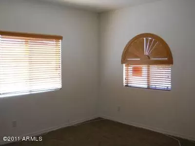 1432 E Branham Ln, Phoenix, AZ 85042 photo 17