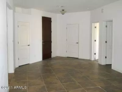 1432 E Branham Ln, Phoenix, AZ 85042 photo 6