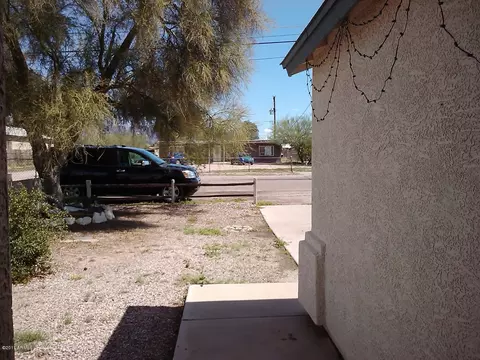 546 S Main Dr, Apache Junction, AZ 85120 photo 8