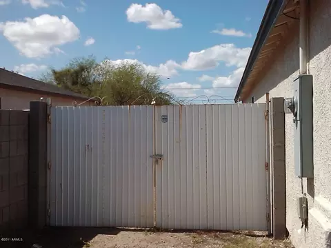 546 S Main Dr, Apache Junction, AZ 85120 photo 4