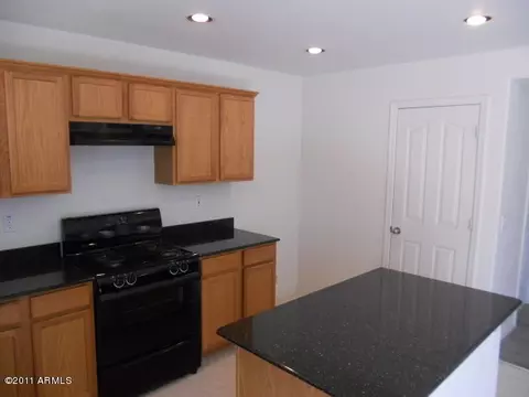 221 E Milada Dr, Phoenix, AZ 85042 photo 4