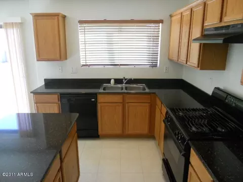 221 E Milada Dr, Phoenix, AZ 85042 photo 3