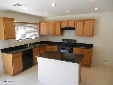 221 E Milada Dr, Phoenix, AZ 85042 photo 2