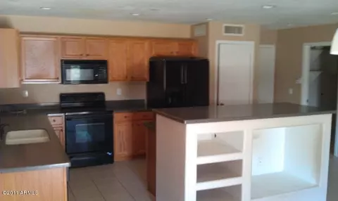 1847 E Apollo Rd, Phoenix, AZ 85042 photo 5