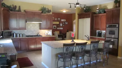 3707 E Louise Dr, Phoenix, AZ 85050 photo 3
