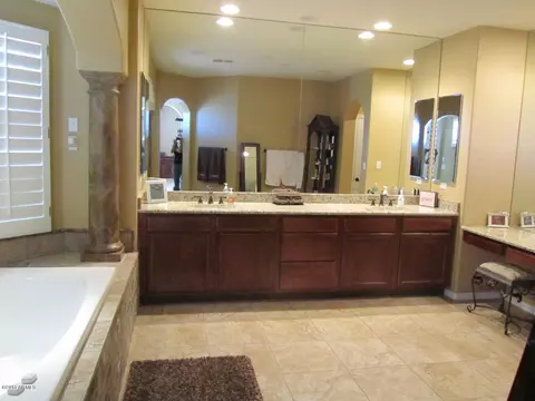 3707 E Louise Dr, Phoenix, AZ 85050 photo 10