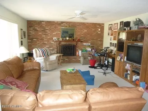 4541 E Arapahoe St, Phoenix, AZ 85044 photo 3