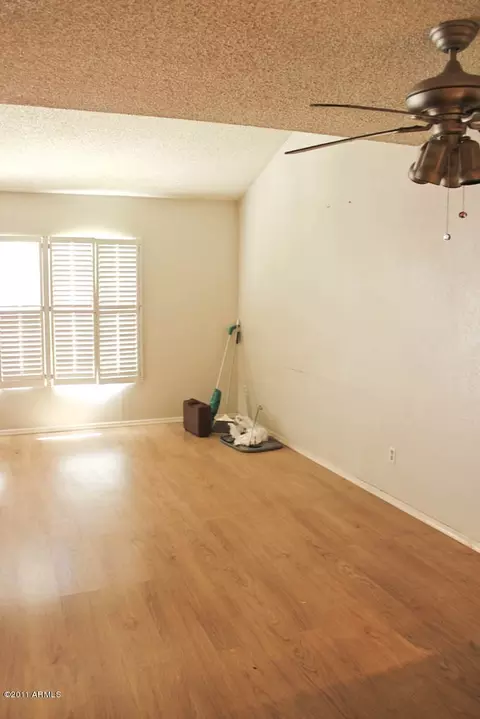 827 E Lola Dr, Phoenix, AZ 85022 photo 4