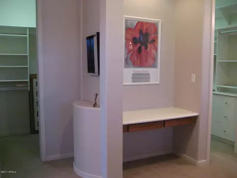 3929 E Patrick Ln, Phoenix, AZ 85050 photo 9