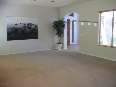 3929 E Patrick Ln, Phoenix, AZ 85050 photo 4