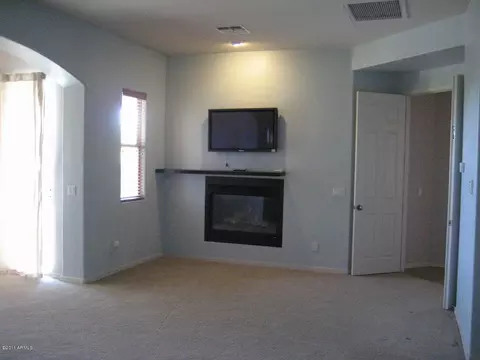 3929 E Patrick Ln, Phoenix, AZ 85050 photo 7