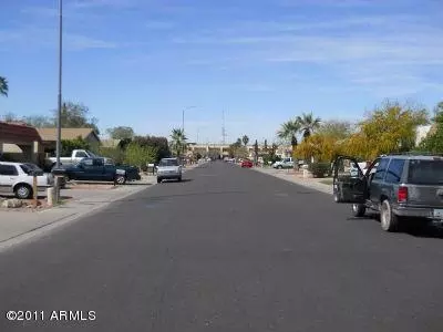 548 E Royal Palms Dr, Mesa, AZ 85203 photo 2