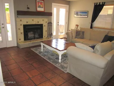 2337 E Paradise Dr, Phoenix, AZ 85028 photo 3