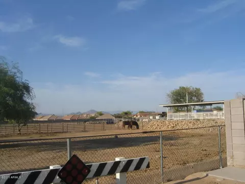 1439 E Ian Dr, Phoenix, AZ 85042 photo 9