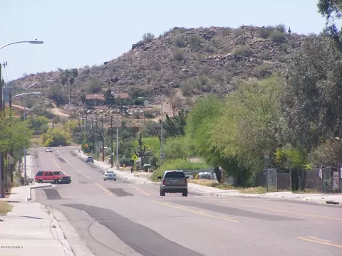 2839 E Utopia Rd, Phoenix, AZ 85050 photo 6