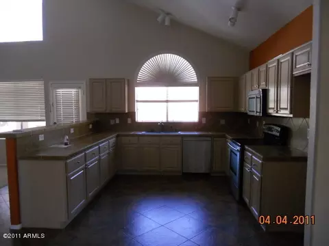 5032 W Hackamore Dr, Phoenix, AZ 85083 photo 3