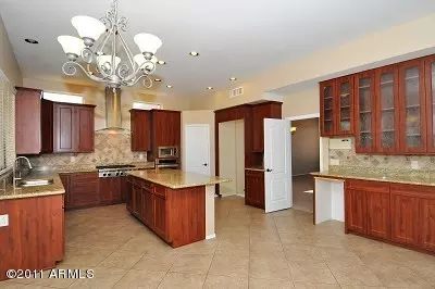7755 E Regina Cir, Mesa, AZ 85207 photo 2