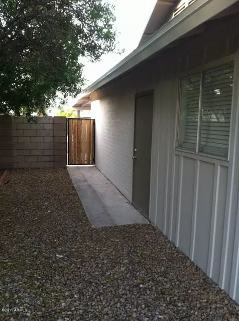2124 E Carson Dr, Tempe, AZ 85282 photo 2