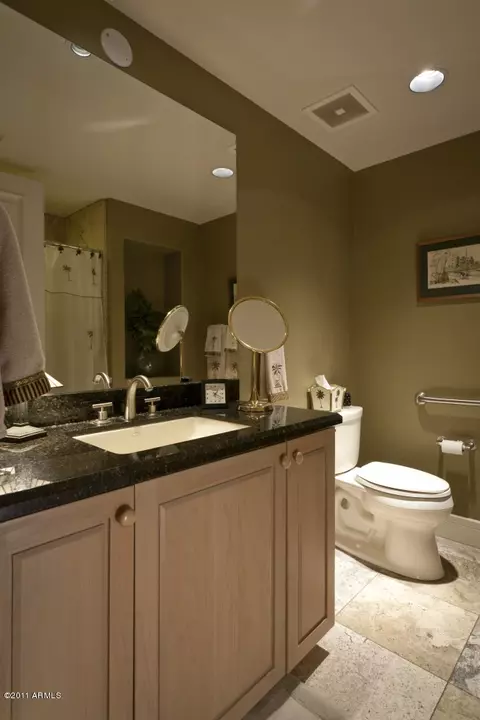 2402 Esplanade Ln #305, Phoenix, AZ 85016 photo 26