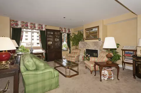 2402 Esplanade Ln #305, Phoenix, AZ 85016 photo 21