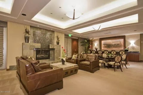 2402 Esplanade Ln #305, Phoenix, AZ 85016 photo 8