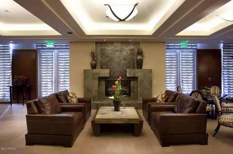 2402 Esplanade Ln #305, Phoenix, AZ 85016 photo 9