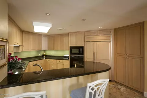 2402 Esplanade Ln #305, Phoenix, AZ 85016 photo 20