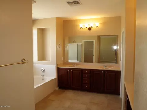 4500 S Cobblestone St, Gilbert, AZ 85297 photo 9