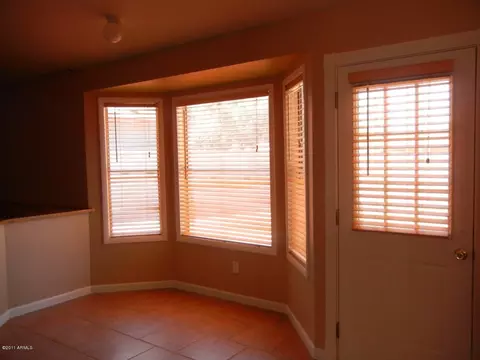 306 E Leah Ln, Gilbert, AZ 85234 photo 7