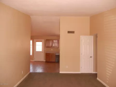 306 E Leah Ln, Gilbert, AZ 85234 photo 2