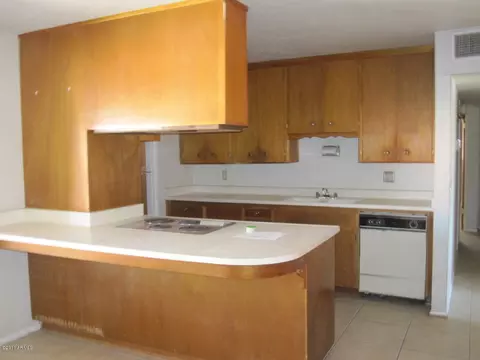 3214 W Cactus Rd, Phoenix, AZ 85029 photo 2