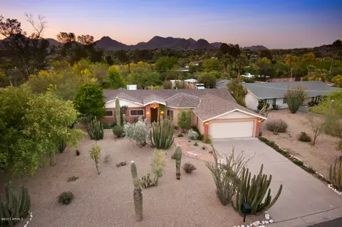 4310 E Saint Joseph Way, Phoenix, AZ 85018 photo 3