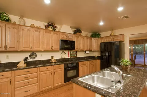 4310 E Saint Joseph Way, Phoenix, AZ 85018 photo 13