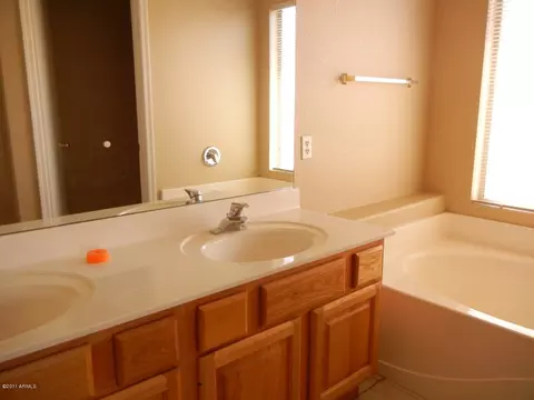 944 E Baylor Ln, Gilbert, AZ 85296 photo 8