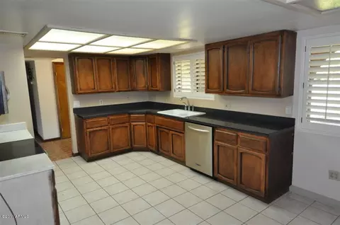 8515 W Cavalier Dr, Glendale, AZ 85305 photo 3