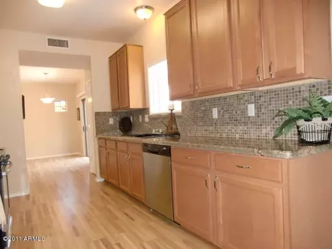 3720 E Mitchell Dr, Phoenix, AZ 85018 photo 8